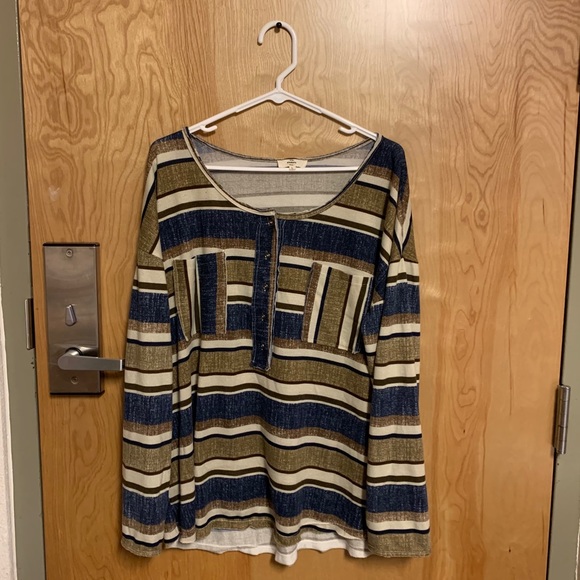 Button up - Picture 1 of 3